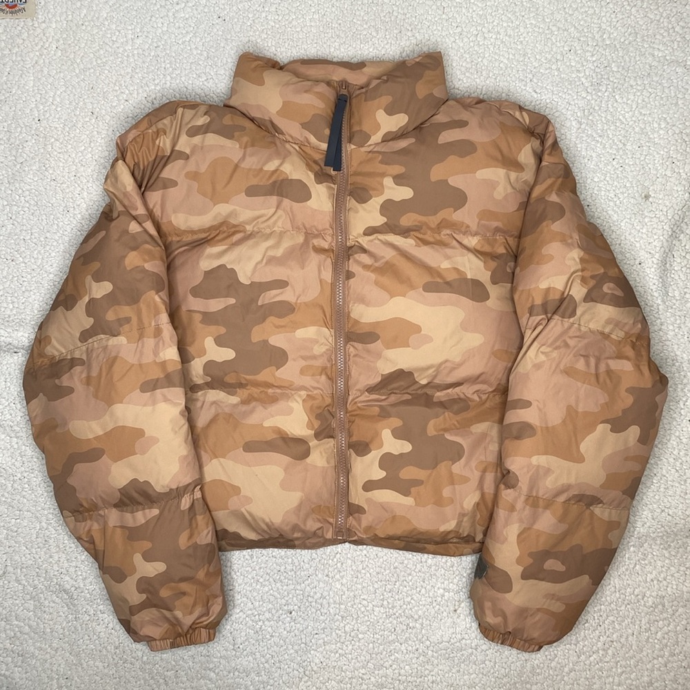 Fabletics Women’s Camouflage Cropped Puffer Jacket : Size Large